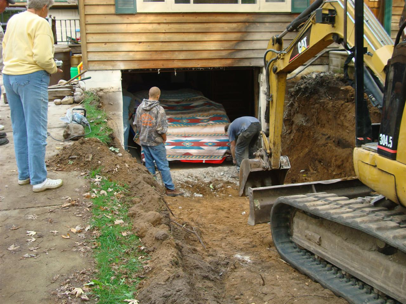 Illustration for article titled Countach Guy Needs Help: Basement-Built Lamborghini Fans Lead To Huge Web Hosting Bill